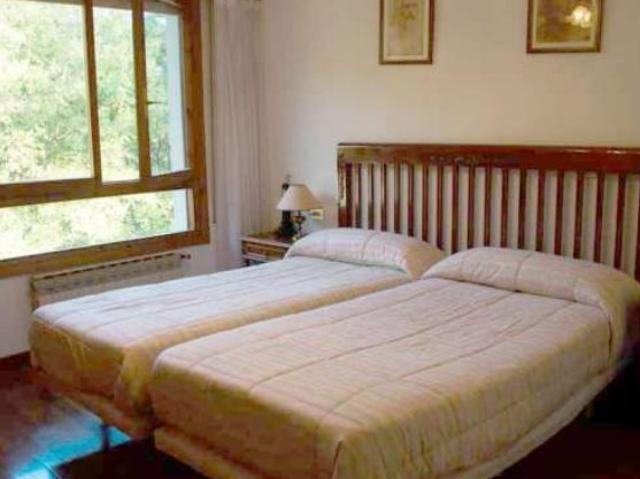 Se vende casa con gran terreno en Zamudio