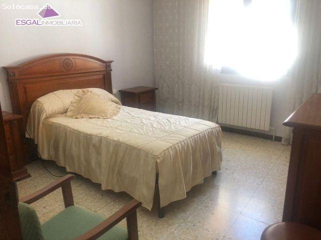 Se vende casa con jardín en Barbastro
