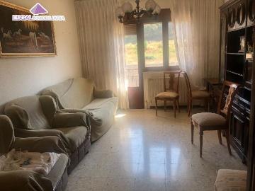 Se vende casa con jardín en Barbastro