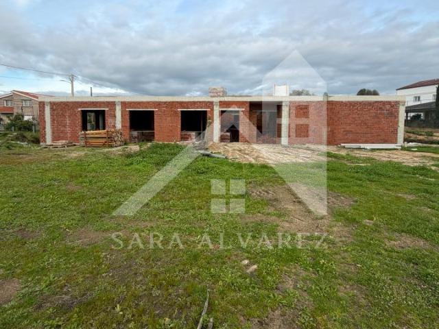 SE VENDE CASA CON JARDÍN EN LA ZONA DE MOURENTE PRÓXIMO A PONTEVEDRA