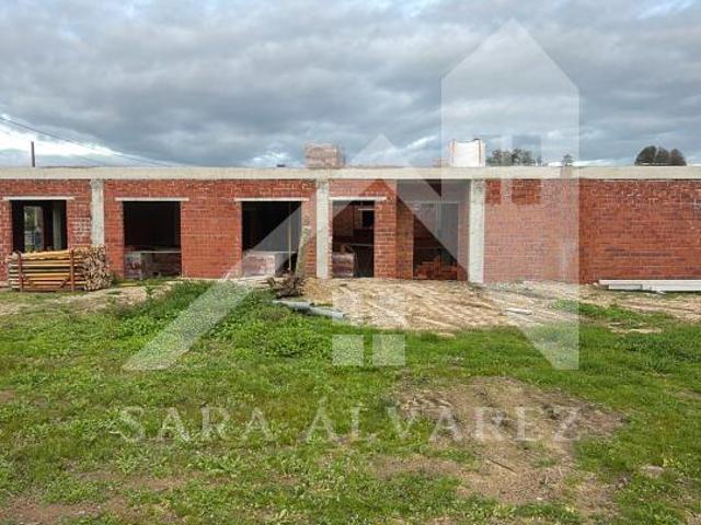 SE VENDE CASA CON JARDÍN EN LA ZONA DE MOURENTE PRÓXIMO A PONTEVEDRA