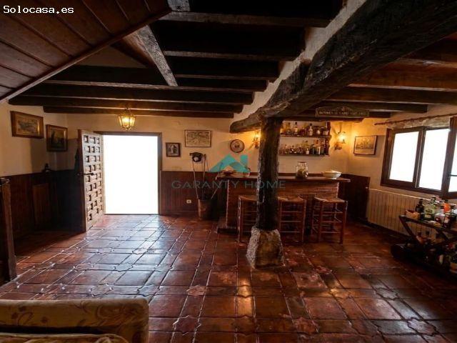 Se vende casa con jardín en Rada Voto