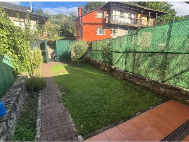 SE VENDE CASA CON JARDIN EN VILLANUEVA DE VALDUEZA