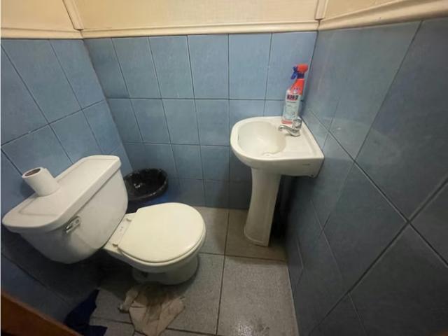 Se vende casa con local comercial cerca de avda presidente ibañez | 5 dormitorios por 180000. 00 en Puerto Montt