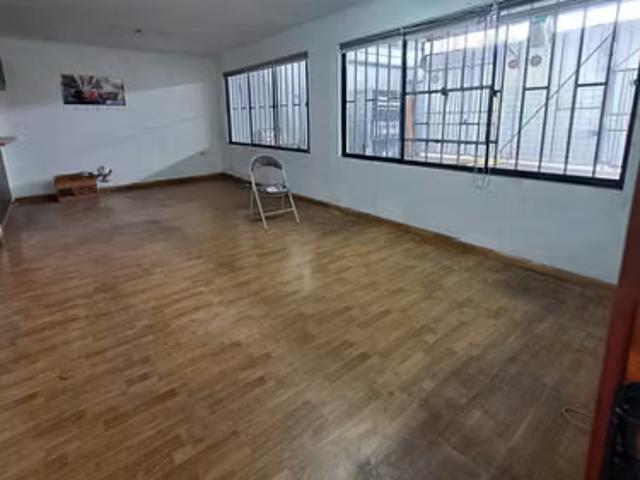 Se Vende Casa Con Local Comercial En Tadeo Haenke, Iquique | 4 dormitorios por 330000. 00 en Iquique