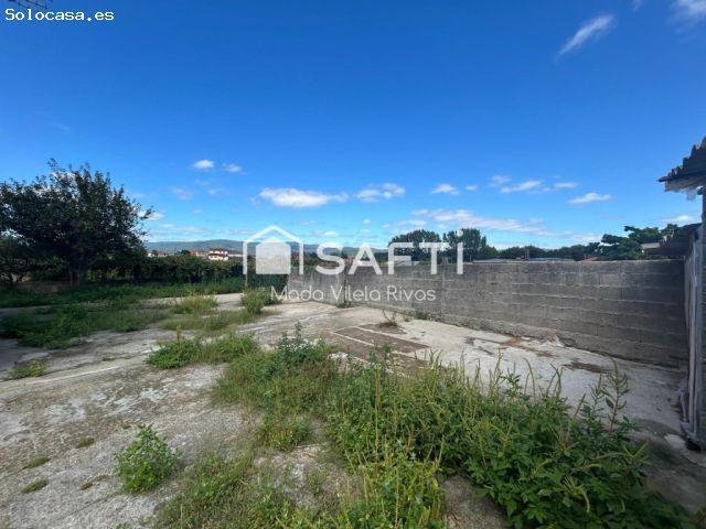 Se vende casa con mucho espacio, muchas posibilidades y un muy buen precio