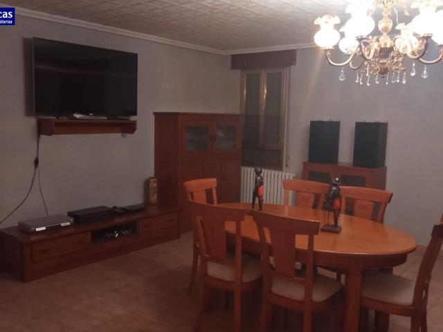 SE VENDE CASA CON PARCELA EN MATARROSA