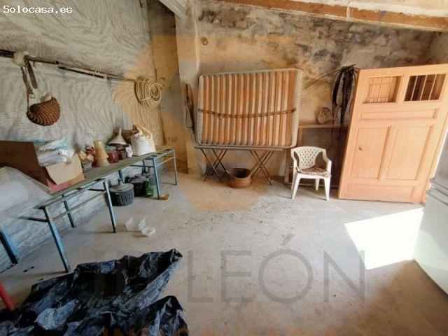 SE VENDE CASA CON PARCELA EN BARINAS