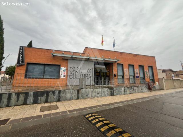 SE VENDE CASA CON PARCELA