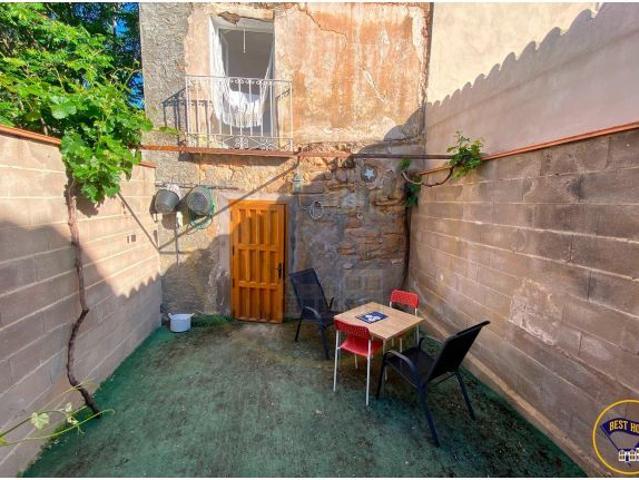 SE VENDE CASA CON PATIO EN VILLAR DEL INFANTADO