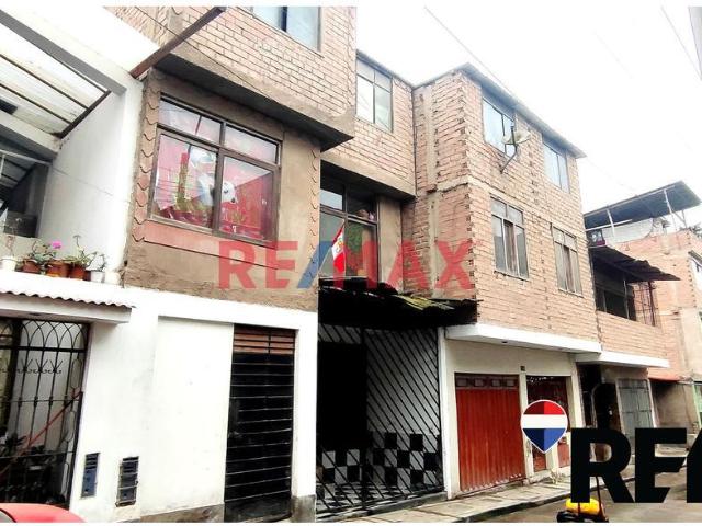Se Vende Casa De Cuatro Pisos En Villa El Salvador