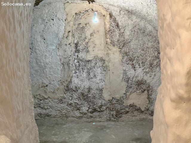 Se Vende Casa de Dos Plantas con Cueva en Canjayar