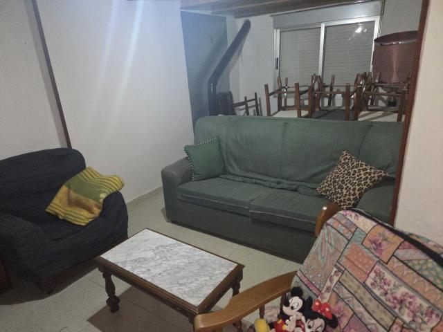 SE VENDE CASA DE DOS PLANTAS EN GUSENDOS DE LOS OTEROS DE 99 M2, 2 PATIOS, 667 M2 DE PARCELA Y SOLAR INDEPENDIENTE CON COCHERA DE 73 M2