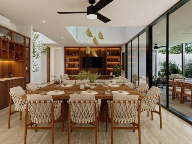 SE VENDE CASA DE LUJO EN RESIDENCIAL AL NORTE DE LA CIUDAD