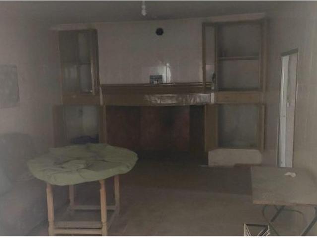 SE VENDE CASA DE PUEBLO LEZUZA