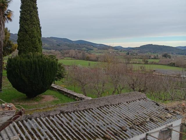 Se Vende Casa de piedra con terreno en Valle de Mena