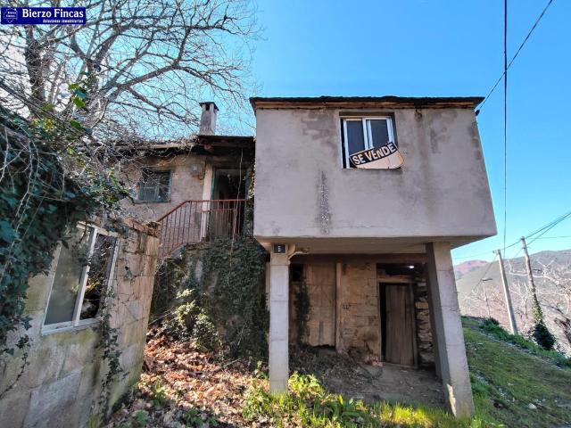 SE VENDE CASA DE PIEDRA PARA REFORMAR EN ROBLEDO DE SOBRECASTRO