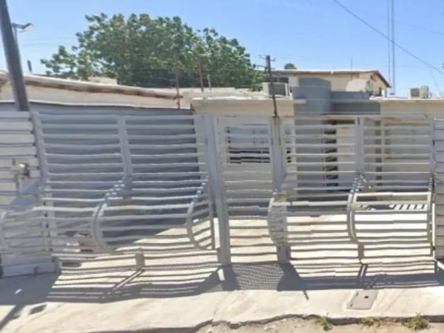 Se Vende Casa de Recuperación Bancaria en Av. Ebanistas Sur, col. Industrial, 21010 Mexicali, B.C