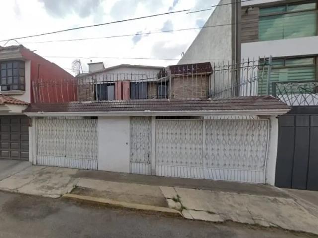 Se Vende Casa de Recuperación Bancaria en C. Sierra Morena, Valle de Don Camilo, Toluca Mex