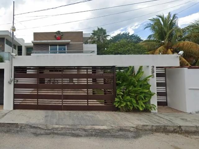 Se Vende Casa de Recuperación Bancaria en C 40 No. Montes de Ame, Yucatán Mérida
