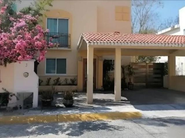 Se Vende Casa de Recuperación Bancaria en Fracc. Res. Privanzas, Cdad. del Carmen, Campeche