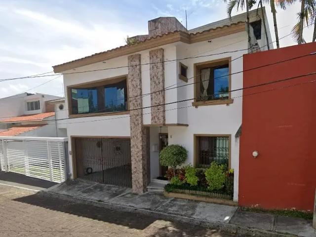 Se Vende Casa de Recuperación Bancaria enC. del Clarin, Fracc. Fuente de las Animas, Xalapa Ver