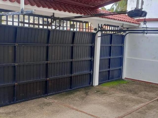SE VENDE CASA DE UNA PLANTA EN LA COL. MARIA DE LA PIEDAD