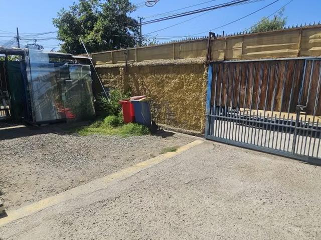 Se Vende Casa de 1Piso más Local Comercial | 3 dormitorios por 180000. 00 en La Florida