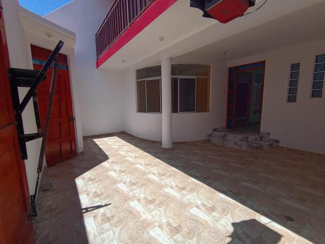 SE VENDE CASA DE 2 PISOS 4 HABITACIONES 2DA ETAPA BELLAMAR 2 PISOS 160m2