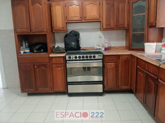 SE VENDE CASA DE 2 PLANTAS EN COLONIA SATELITE $2&apos 750,000