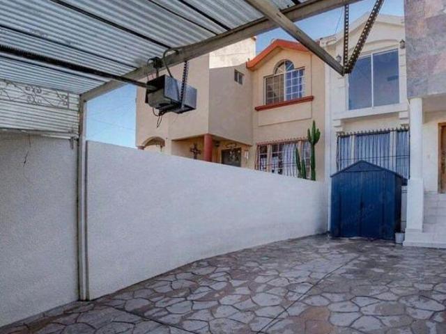 Se vende casa de 2 recámaras en Fraccionamiento Montebello, Tijuana