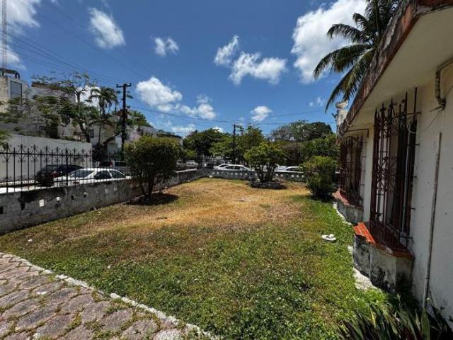 Se vende Casa de 350 m2 Calle Barracuda, cancún
