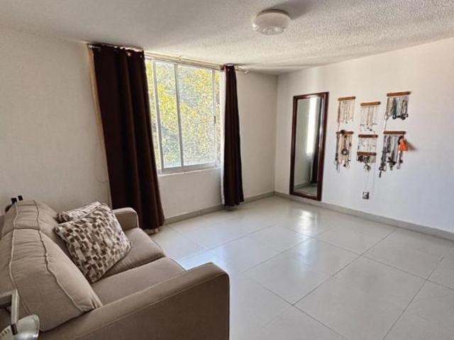 SE VENDE CASA DE 3 NIVELES EN LOMAS 3