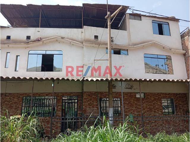 Se Vende Casa De 3 Pisos – Cerca A La Escuela De Policías – Av. Asháninka
