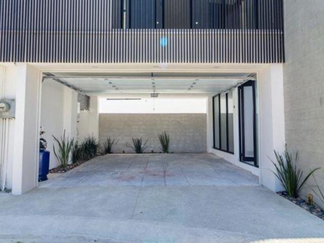 Se vende casa de 3 recámaras en Las Plazas, Tijuana