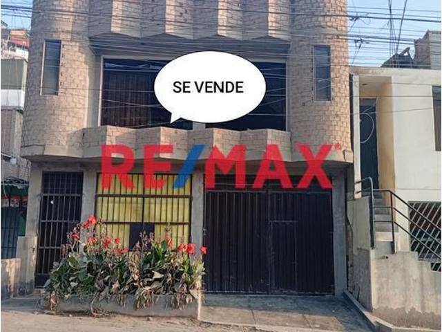 Se Vende Casa De 4 Pisos Con Local Comercial En Avenida Con Doble Frente