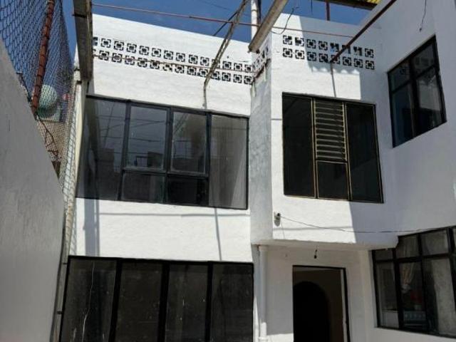 SE VENDE CASA EN NEZAHUALCÓYOTL, ESTADO DE MÉXICO