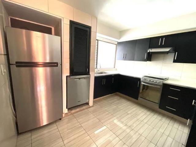 Se vende casa en Av Moctezuma a pocos metros de Av Patria