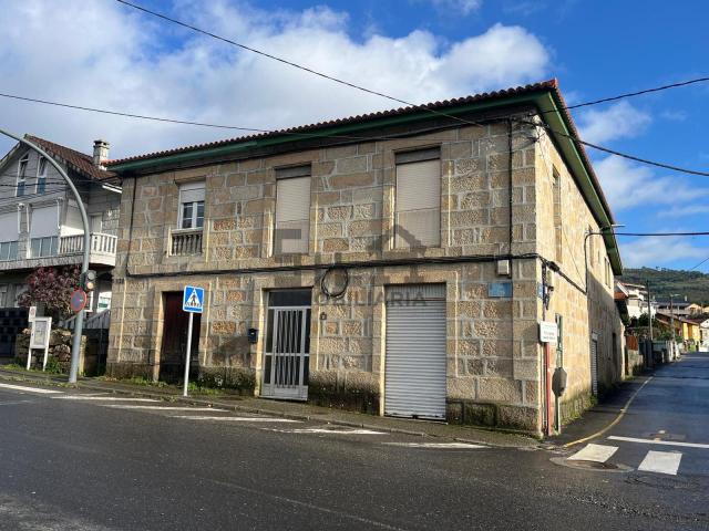 SE VENDE CASA EN A LONIA