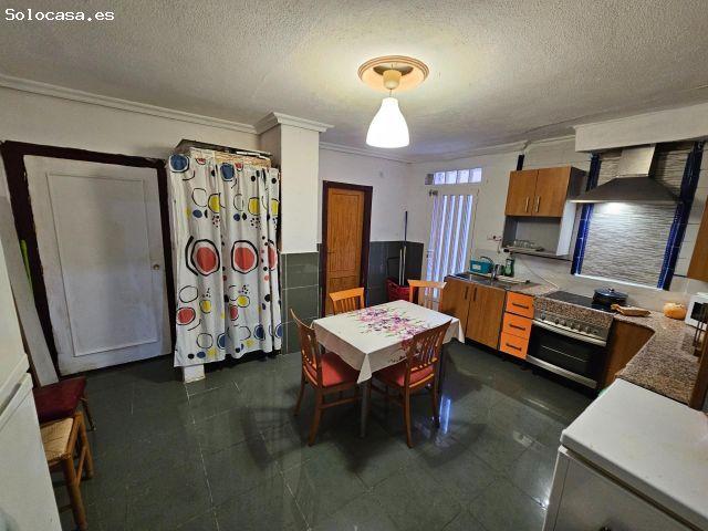 SE VENDE CASA EN ALGUAZAS