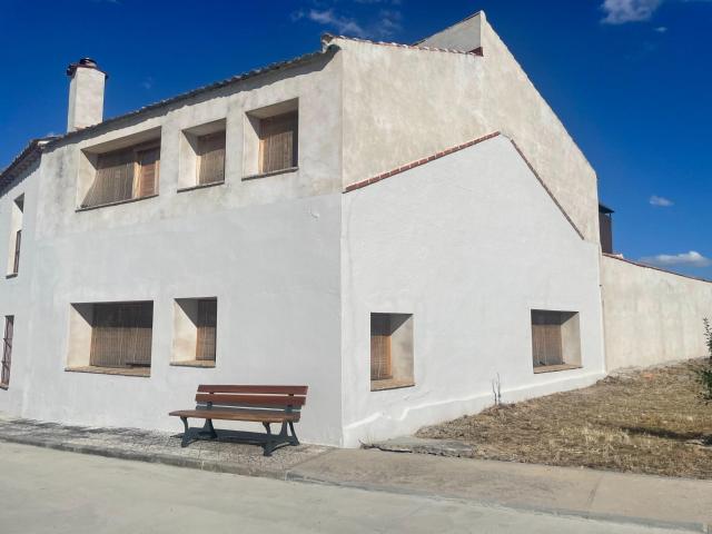 Se vende casa en Bernuy de Coca