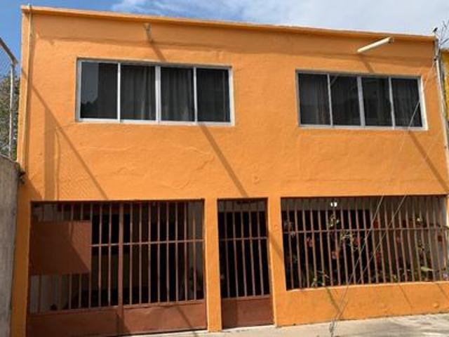 SE VENDE CASA EN BLVD. ?NGEL ALBINO CORZO AUN LADO DEL INDEPORTE