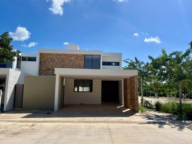 SE VENDE CASA EN BONITA PRIVADA