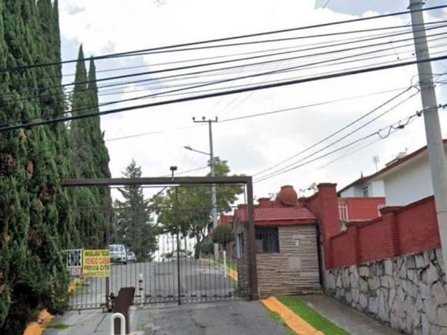 SE VENDE CASA EN BOSQUES DEL LAGO
