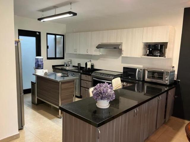 Se vende casa en casco viejo