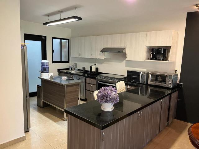 Se vende casa en casco viejo