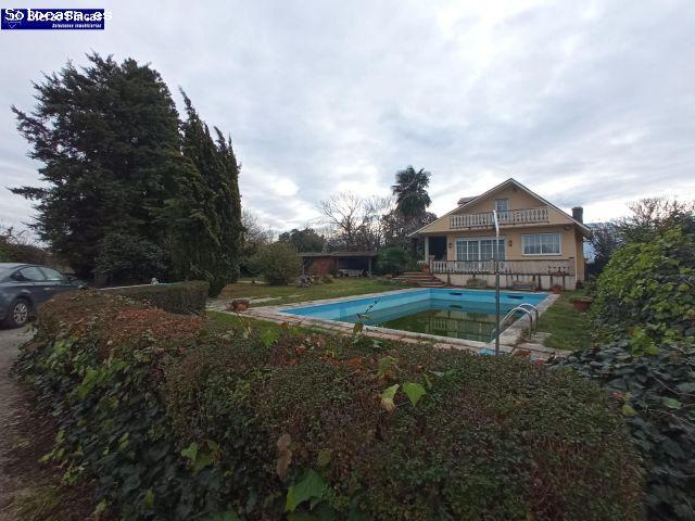 SE VENDE CASA EN CARRACEDELO