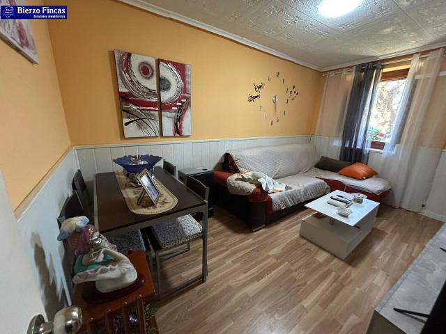 SE VENDE CASA EN CARRACEDELO