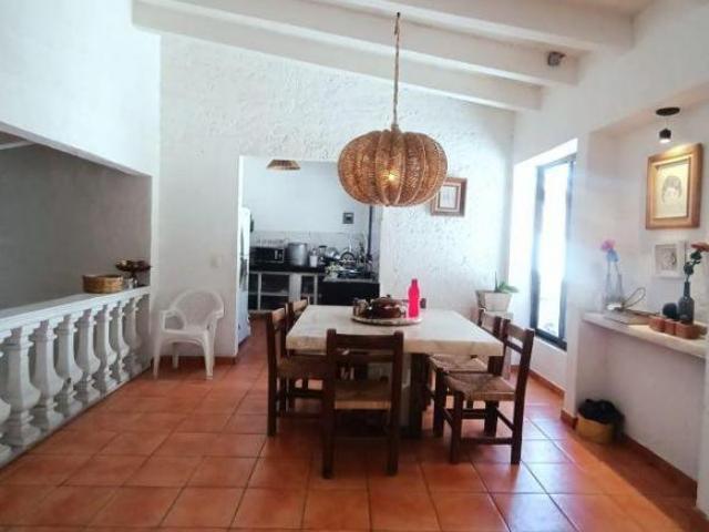 SE VENDE CASA EN CARRETERA CUERNAVACA ACAPULCO