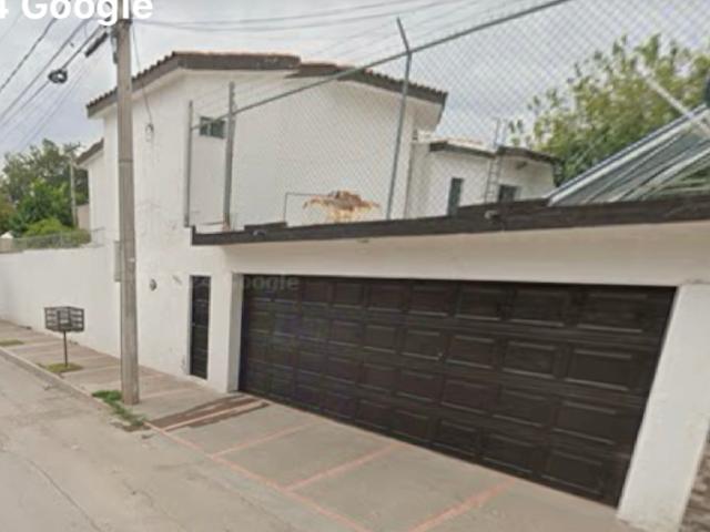 SE VENDE CASA EN CENTRO DE LERDO